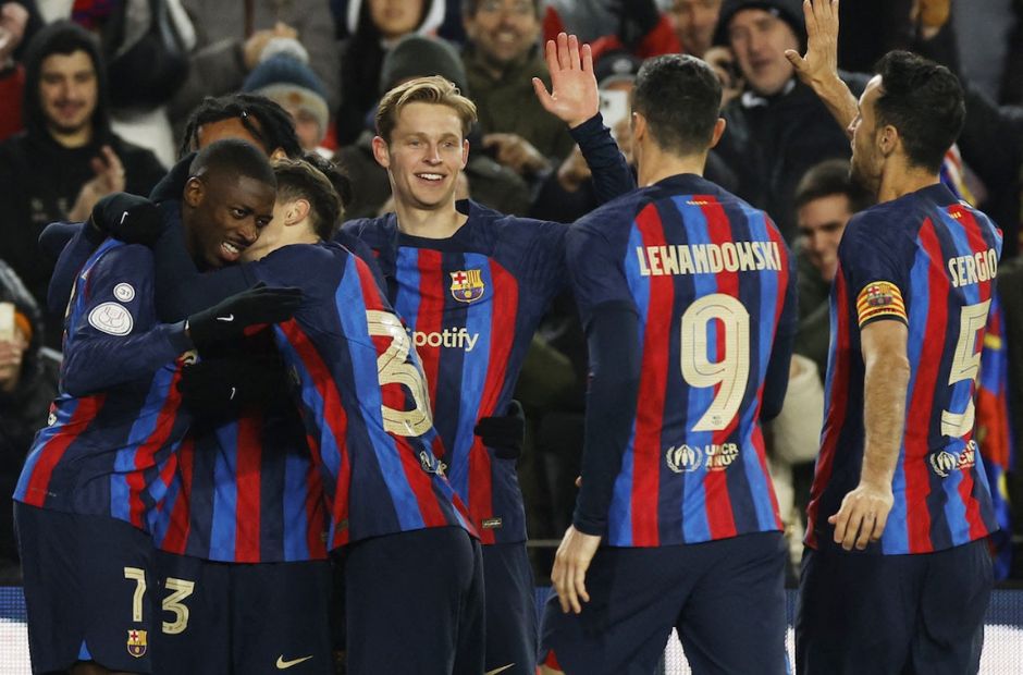 Các cầu thủ Barca ăn mừng bàn thắng ghi được vào lưới Atletico cách đây không lâu